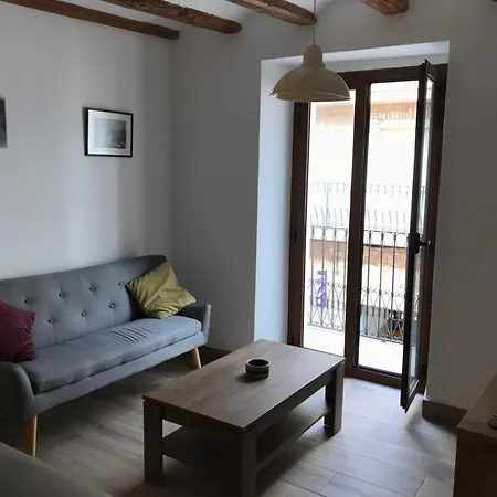 Centrally Located Two Bedroom Apartment *